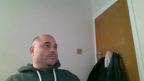 Snapshot of bobabator chatting on October 24, 2:51 pm bobabator online show from October 24, 2:51 pm