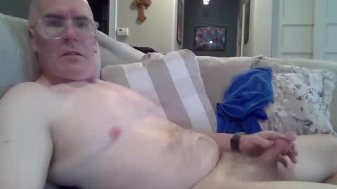 bobblehead31382 online show from April 30, 9:19 pm