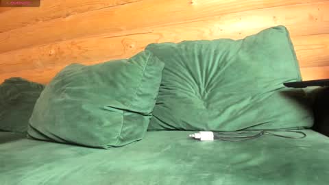 Nail and Olivia online show from February 13, 2:20 pm