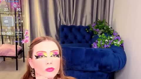 Karen online show from December 18, 8:26 pm