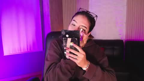 bonnali_lune online show from July 24, 4:42 am
