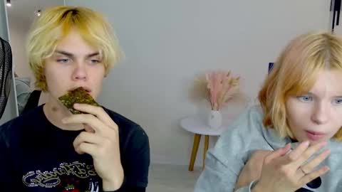 Snapshot of bonnie_and_c1yde chatting on September 9, 5:13 pm Jessy Mark online show from September 9, 5:13 pm