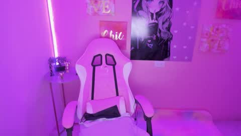 Bonnie online show from January 24, 2:41 pm