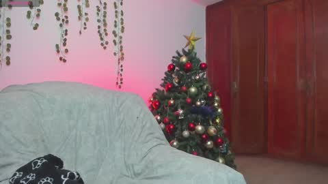 Snapshot of bonnie_moon_ chatting on January 2, 10:55 pm Bonnie Help me reach 500 likes online show from January 2, 10:55 pm