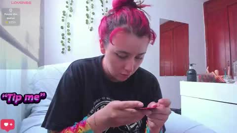 Snapshot of bonnie_moon_ chatting on September 10, 5:25 pm Bonnie Help me reach 500 likes online show from September 10, 5:25 pm