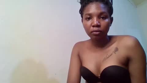 Snapshot of bootie_caramel chatting on October 21, 9:14 am bootie_caramel online show from October 21, 9:14 am