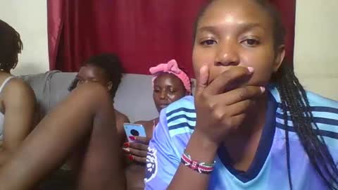 Snapshot of bootie_caramel chatting on February 24, 6:26 pm bootie_caramel online show from February 24, 6:26 pm