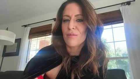 Snapshot of bootsandbarbells chatting on October 31, 6:30 pm Josie online show from October 31, 6:30 pm