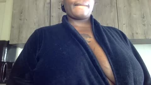 vee online show from July 19, 11:24 am