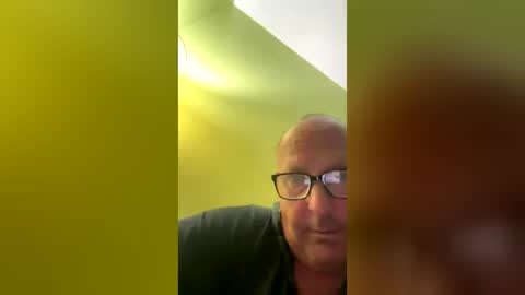 bournerobert1967 online show from August 1, 9:00 am
