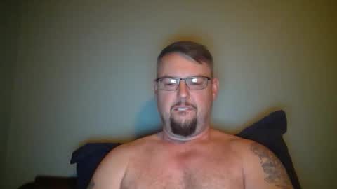 bowtieguy84 online show from May 5, 2:29 am