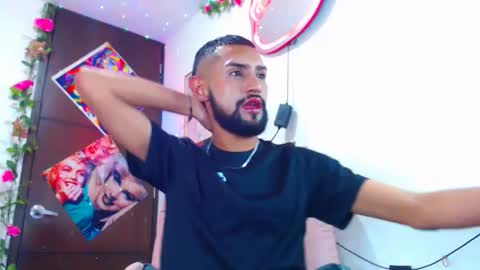 Snapshot of boybunnyerotic chatting on September 17, 3:32 am boybunnyerotic online show from September 17, 3:32 am