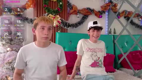 Axel  Chris online show from November 19, 2:05 pm