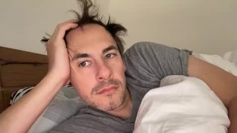 boytoyhh online show from November 13, 9:01 am