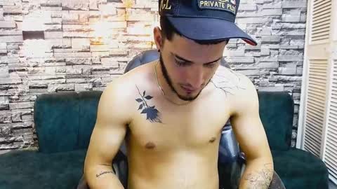 MAX online show from January 3, 1:38 am