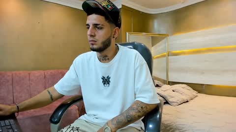 MAX online show from January 6, 9:22 pm