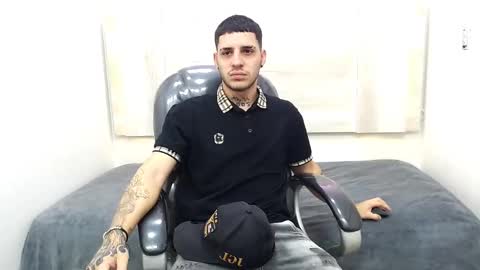 MAX online show from February 3, 11:58 pm