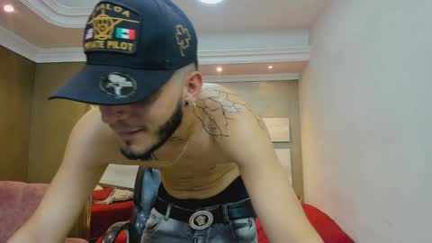 MAX online show from December 22, 2:49 pm