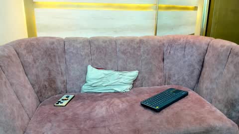 MAX online show from January 22, 11:21 pm