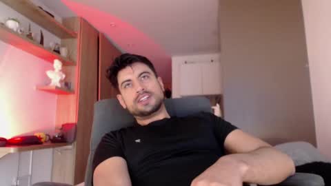 Snapshot of bradley_muscle chatting on September 10, 8:32 pm Bradley online show from September 10, 8:32 pm