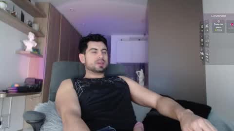 Snapshot of bradley_muscle chatting on September 18, 7:40 pm Bradley online show from September 18, 7:40 pm