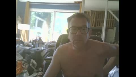 bradysboy online show from April 28, 9:13 am
