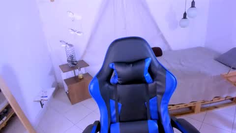 B R A N D online show from February 3, 6:40 am