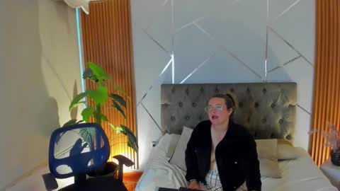 BRENDA online show from December 16, 2:01 pm