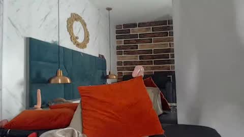 BRENDA VELASQUEZ online show from November 8, 10:46 pm