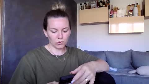 Brenda online show from May 5, 5:57 am