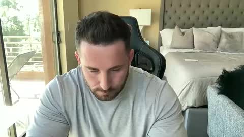 Brett Mycles online show from October 31, 5:46 pm