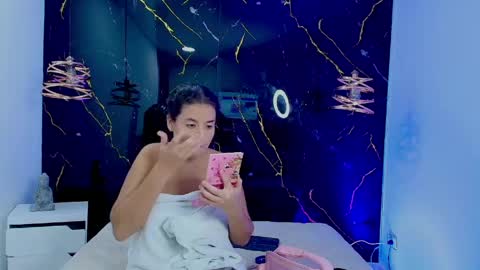 Manuela online show from May 20, 4:31 am