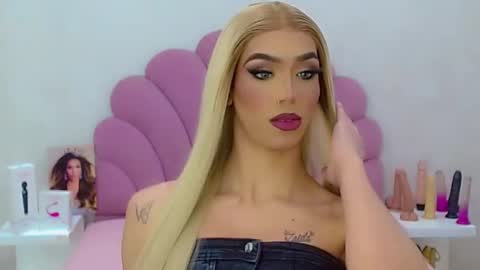 BRIANA online show from February 22, 5:33 am