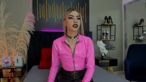 Snapshot of briana_white chatting on February 13, 8:13 pm briana_white online show from February 13, 8:13 pm