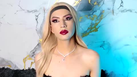 briana_white online show from May 14, 3:32 pm