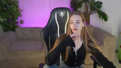 Diamonds Girls online show from October 20, 7:30 pm