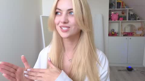 Vi. online show from March 11, 11:12 am