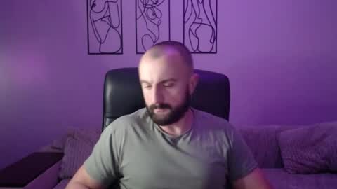 brindlefly69 online show from October 23, 11:55 am