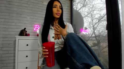 britney_charm online show from December 3, 6:36 am