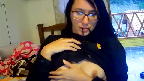 brittanycheeks1 online show from December 19, 11:18 am