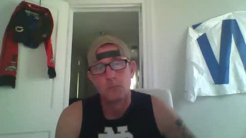 brodyb545755 online show from April 26, 5:10 pm
