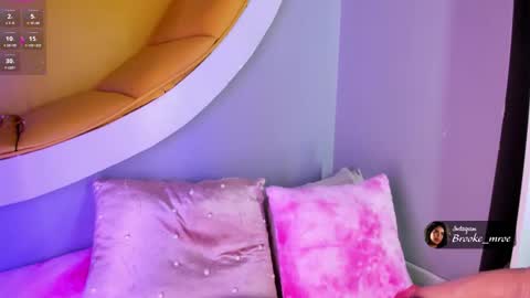 Brooke online show from December 15, 8:05 pm