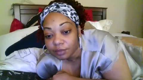 brownroundrenee online show from March 21, 9:58 am