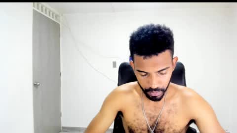 bruce_1111 online show from April 19, 5:25 pm