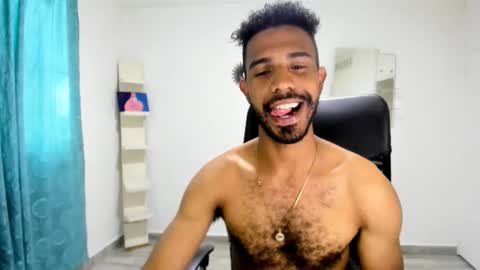 bruce_1111 online show from September 24, 8:59 pm