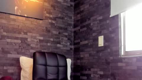 brucedallas online show from February 2, 9:33 pm