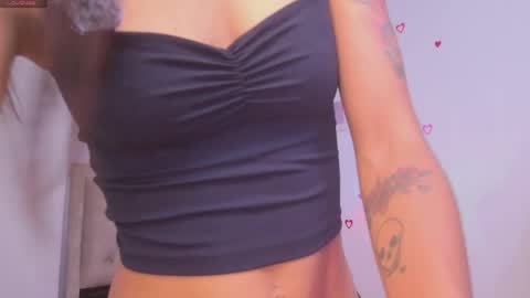 SARAH  online show from April 18, 1:07 am