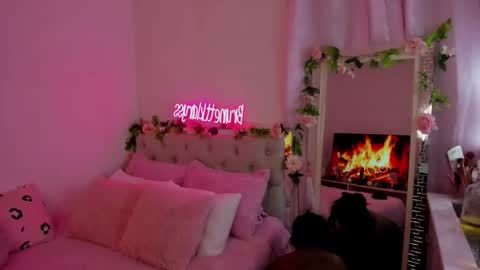 Brenda online show from March 28, 8:27 am