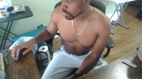 Snapshot of btd313 chatting on October 25, 7:47 pm btd313 online show from October 25, 7:47 pm