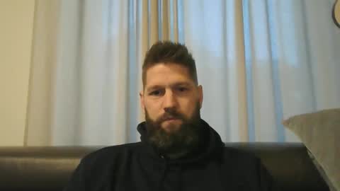 bubblebee1982 online show from January 9, 8:13 am